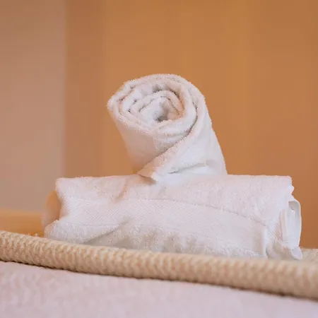 Rose Ecrin De Charme Avec Parking Terrasse Privee Et Jardin Partage Apartamento Grand-Couronne