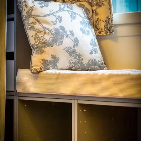 Rose Ecrin De Charme Avec Parking Terrasse Privee Et Jardin Partage *