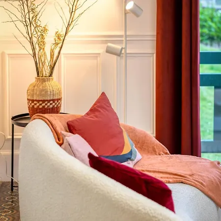 Rose Ecrin De Charme Avec Parking Terrasse Privee Et Jardin Partage Apartamento Grand-Couronne