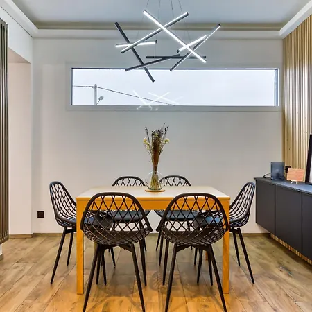 Appartement Rose écrin De Charme Avec Parking Terrasse Privée Et Jardin Partagé Grand-Couronne