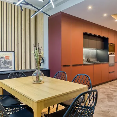 Apartamento Rose Ecrin De Charme Avec Parking Terrasse Privee Et Jardin Partage Grand-Couronne