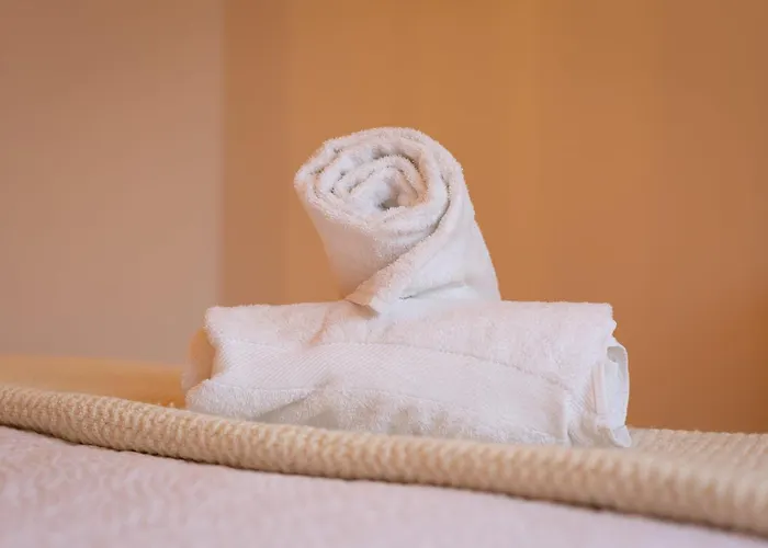 Rose écrin De Charme Avec Parking Terrasse Privée Et Jardin Partagé Appartement Grand-Couronne