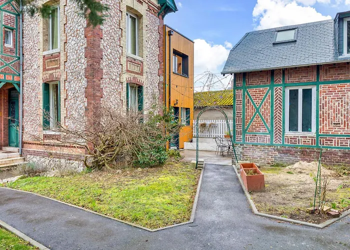 Appartement Rose écrin De Charme Avec Parking Terrasse Privée Et Jardin Partagé Grand-Couronne