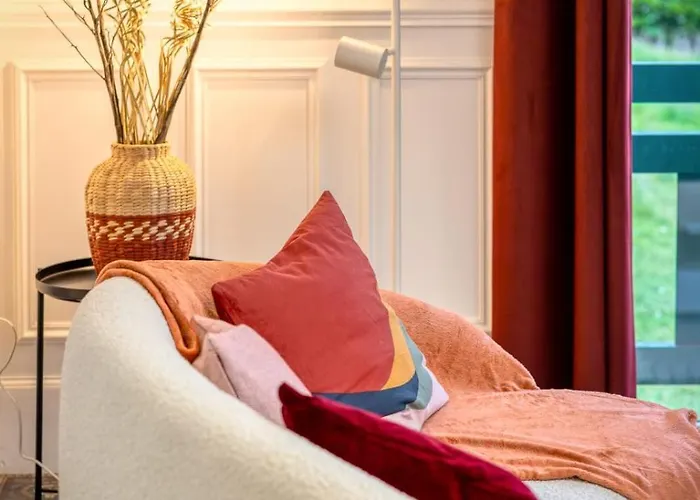 Rose écrin De Charme Avec Parking Terrasse Privée Et Jardin Partagé Appartement Grand-Couronne