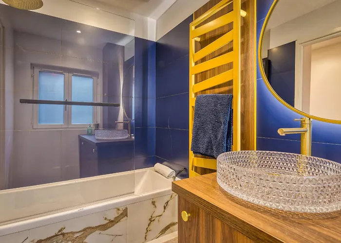 Rose écrin De Charme Avec Parking Terrasse Privée Et Jardin Partagé *