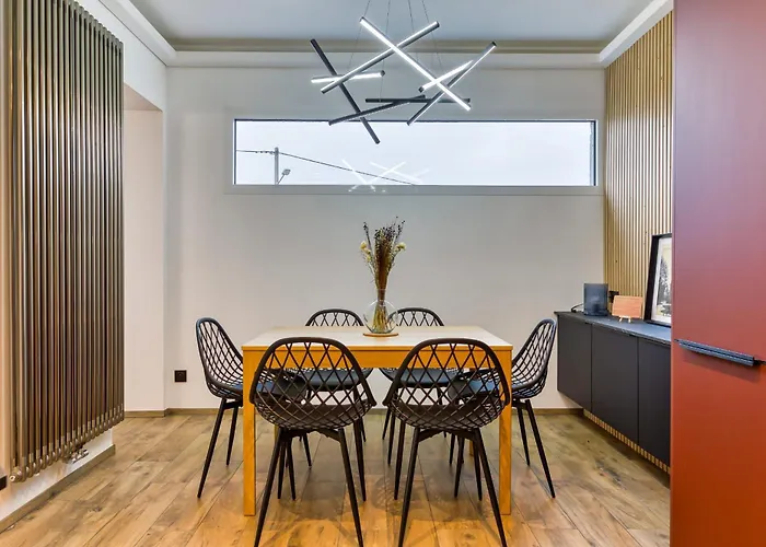 Appartement Rose écrin De Charme Avec Parking Terrasse Privée Et Jardin Partagé Grand-Couronne