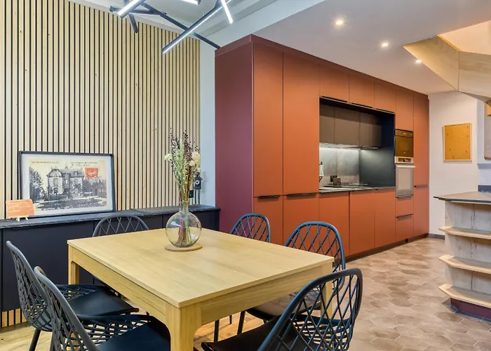 Appartement Rose écrin De Charme Avec Parking Terrasse Privée Et Jardin Partagé Grand-Couronne